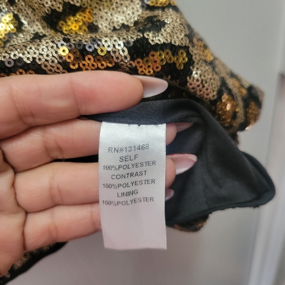 Fate sequin Leopard crop top NWT small - Picture 5 of 6